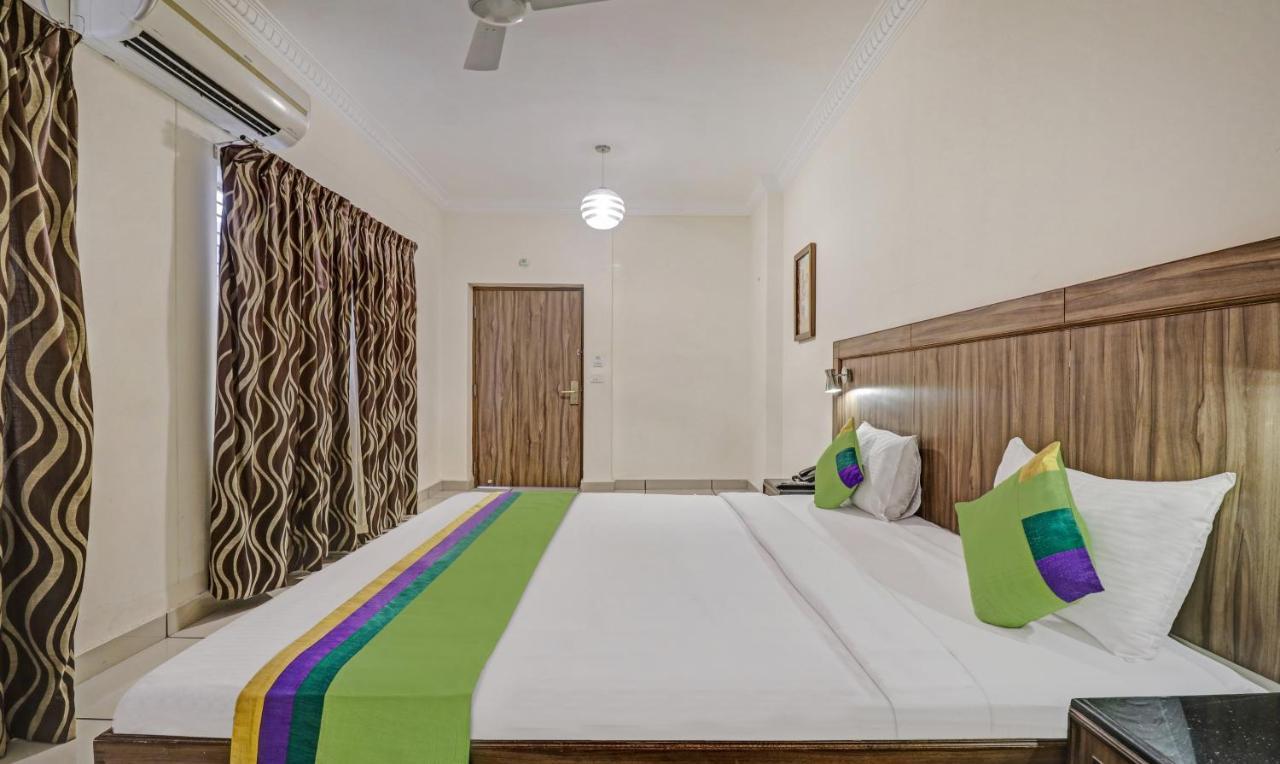 Treebo Komfort Suites, 3 Km From Mysore Palace ภายนอก รูปภาพ