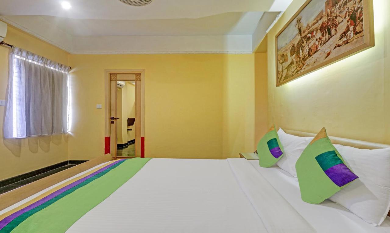 Treebo Komfort Suites, 3 Km From Mysore Palace ภายนอก รูปภาพ