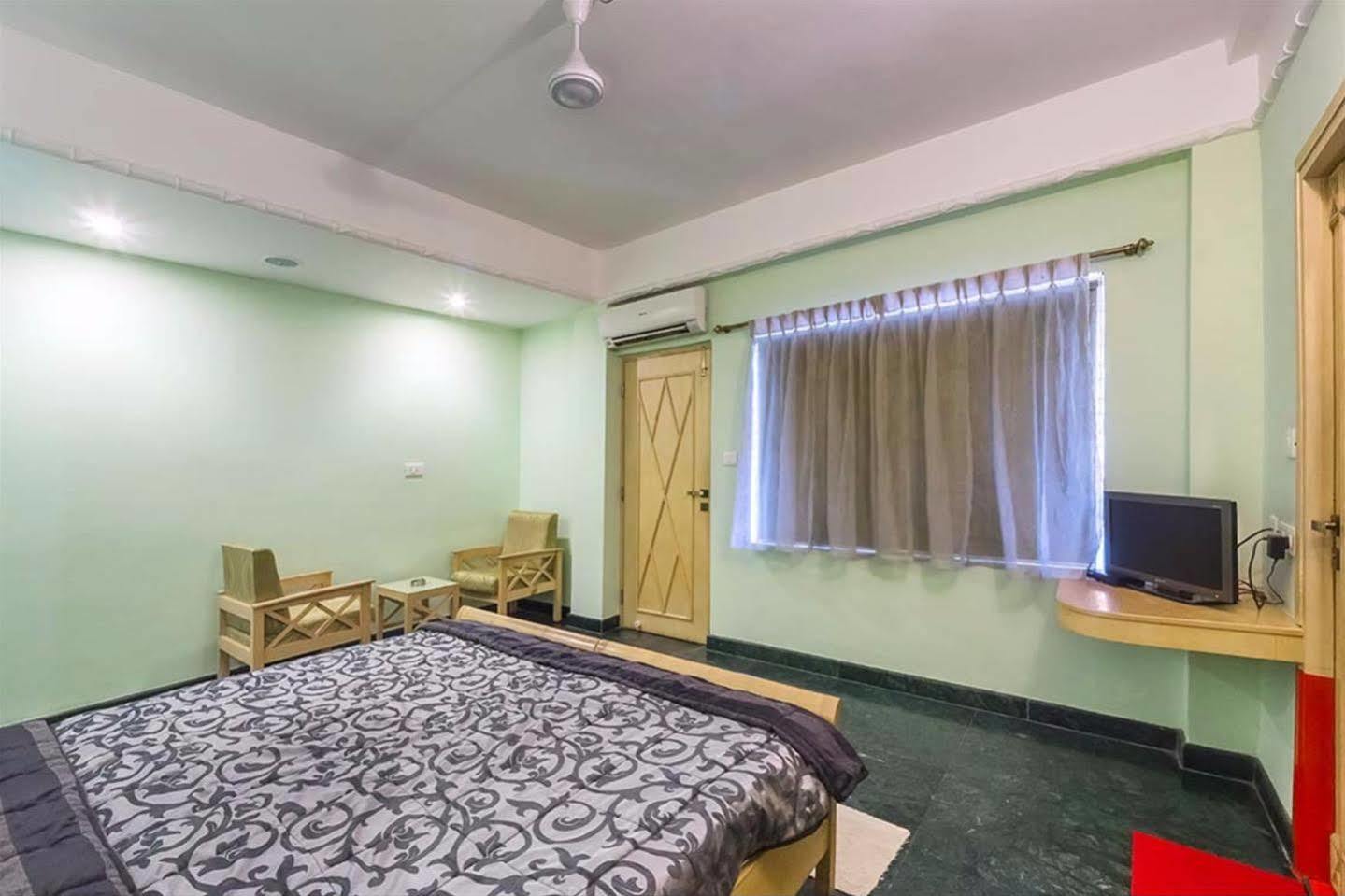 Treebo Komfort Suites, 3 Km From Mysore Palace ภายนอก รูปภาพ