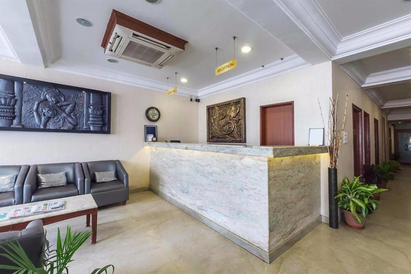 Treebo Komfort Suites, 3 Km From Mysore Palace ภายนอก รูปภาพ